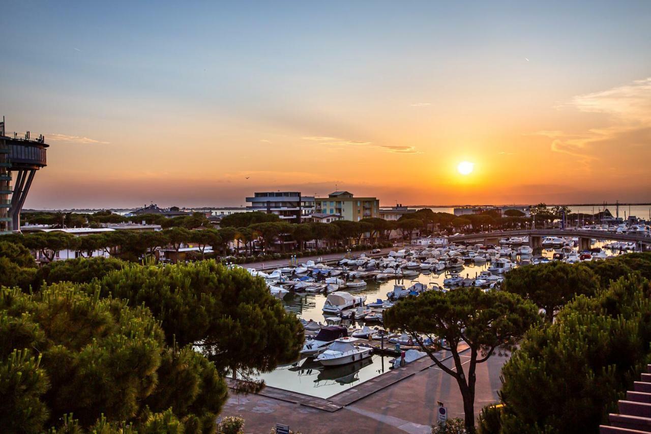 Condominio Italia Lignano Sabbiadoro Exterior foto